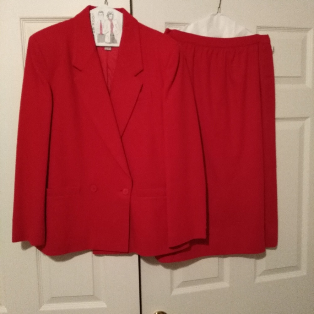 Vintage Red Suits LTD